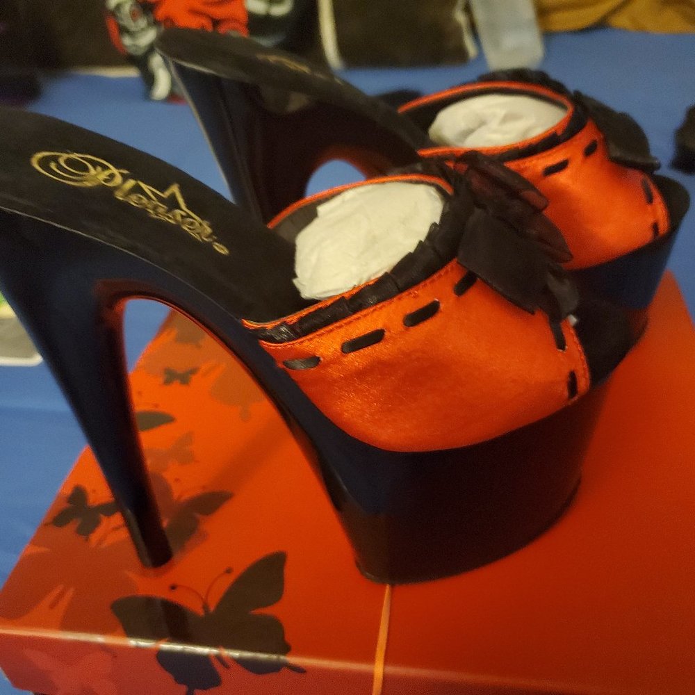 Pleaser Adore 701 size 7 (BRAND NEW NEVER WORN)